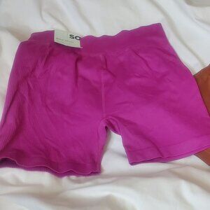 SO® The Lounge Life Seamless High-Rise Biker Shorts – Size M